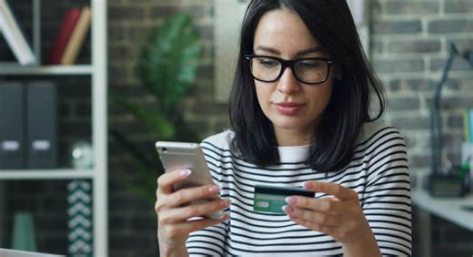 “Un paiement a été effectué”, attention à cette arnaque qui peut vous coûter cher  - Geeko