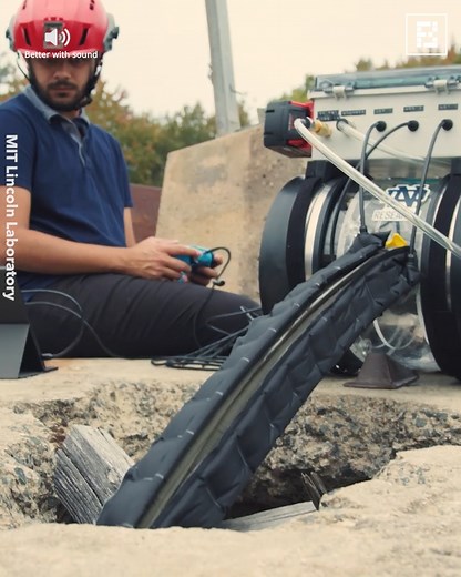 Flexible Robot That Crawls To Save Lives 🛠️❤️ | Fossbytes