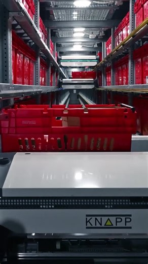 KNAPP on Instagram: "Eiskalt effizient ❄️ Wie erfüllt Shufersal täglich 7.800 Online-Bestellungen und hält die Kühlkette perfekt ein? Mit unserer Evo Shuttle: Automatisierung von -24°C bis +22°C, unterstützt von KiSoft. ✅ 2.900 Taschen pro Stunde ✅ Für gekühlt, frisch & tiefgefroren Fast 100 % automatisiert – Shufersal setzt neue Maßstäbe im E-Grocery! #warehouseautomation #risetonewdimensions #knapp #valuechaintechpartner #foodretail"