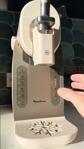 Le Moulinex Freezi à l'épreuve de la glace à la fraise