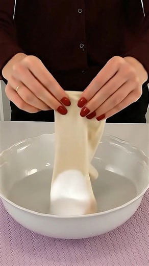 53K views · 71 reactions | This is how I wash dirty white socks. They look like new without using bleach 狼 | Clever Life Hacks | Facebook