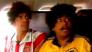 27K views · 324 reactions | Dos amigos ganan un viaje para apoyar a la Selección Mexicana en el Mundial de París, pero nunca habían viajado en avión y así les fue. ⚽✈️ #DerbezEnCuando | Televisa Digital | Facebook