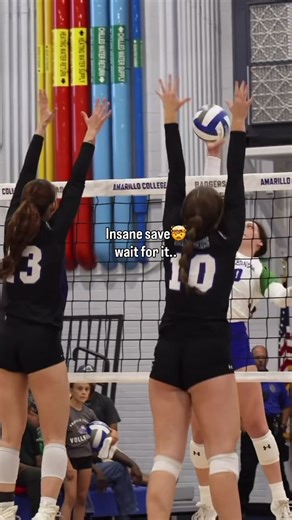 Insane save 🤯 we love a good pancake! 🎥 by @hype_reelz @taylor.n.bell #volleyball #volleyballtraining #volleyballgirls #volleyballplayer #volleyballteam