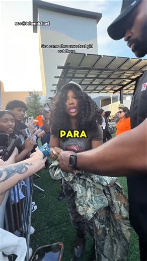 Penyanyi Terkenal itu Melakukan hal Tak Terduga Demi Seorang Fans