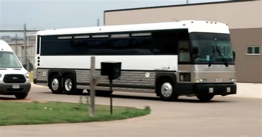 As legal fight raged, ICE buses filled with Venezuelans heading toward airport turned around, video shows