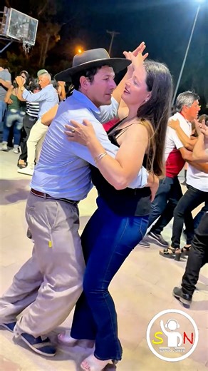 158K views · 3.2K reactions | Excelentes bailarines que hay en nuestros pagos chaqueños #chamarritas #cumbias #flypシ #reelsfypシ | Enzo Spahn | Facebook