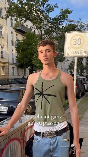 Ein Kleidungsstil stach beim Berliner CSD besonders hervor: Club Sport 🏳️‍🌈➡️ https://www.vogue.de/galerie/pride-month-2023-csd-berlin-iqp | VOGUE Germany
