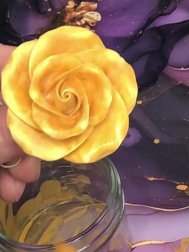 Transforming a White Gumpaste Rose with Gold Lustre Dust: Step-by-Step Tutorial