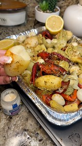 When you want a full Louisiana crawfish boil without all the work 👏🔥 bake this Walmart frozen crawfish boil and let the oven do its thing crawfish, corn, potatoes, sausage, and all the Cajun flavor. Easy, messy, and so worth it. #CrawfishBoil #BakedNotBoiled #LouisianaEats #EasyDinner #WalmartFinds | Good Vibes Cooking