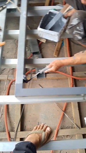 1.3K reactions · 100 shares | Sliding window tubular ang ginawang Jamba #highlightsシ゚ #allaruondskills #Madiskarte #mayidea | Jonathan Silabay | Facebook