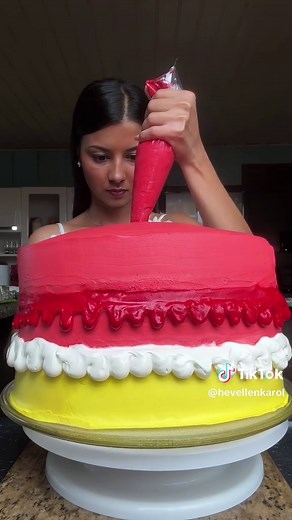 Bolo inspirado no jogo Purble Place — receita passo a passo