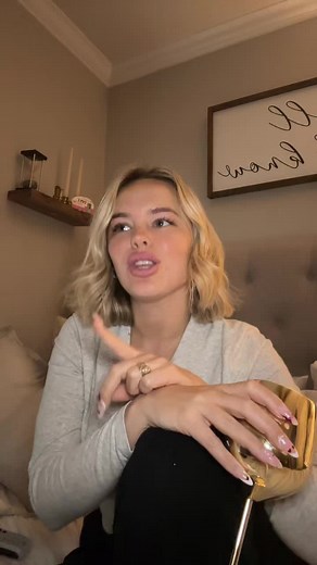 watching the new love is blind like … yes girls yes 👏🏻👏🏻👏🏻 #loveisblind