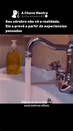 A Chave Mestra on Instagram: "Para ter mais na vida, não é sobre se esforçar até a exaustão — é sobre reprogramar a forma como seu cérebro prevê a realidade. Seu cérebro não enxerga o mundo como ele realmente é. Ele reproduz padrões baseados no que já viveu. Se você não treinar esse sistema de forma consciente, ele continuará criando os mesmos cenários… mesmo quando tudo ao redor parece diferente. Esse é o verdadeiro perigo: sua vida externa pode mudar, mas se o “algoritmo” interno continuar o m
