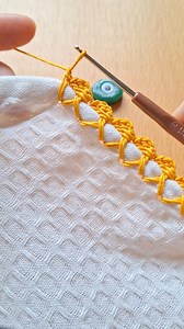 128K views · 1.5K reactions | Gread Crochet Knitting Edge Lace Design Model #crochet #lace #t#trendingreelsvideo #knit #kolayörgümodeli #crochetlove #viralpost2025シ #design #tıgişi #howto #pattern #öneri #trend #idea #kesfetteyiz #borde #tutorialreels #forbeginner #reels #tejer #crocheted #tutorial #fypviralシ #keşfet #fypシ゚ | Orillas Para Servilletas | Facebook