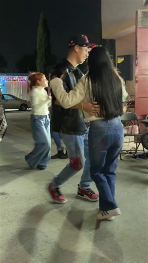 Cumbia Dance: Paratii Moves from Colombia