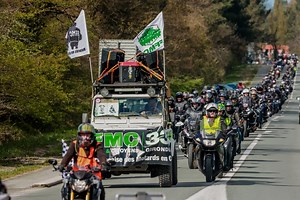 Gironde : près de 3 000 motards et automobilistes défilent contre la fermeture du circuit de Mérignac