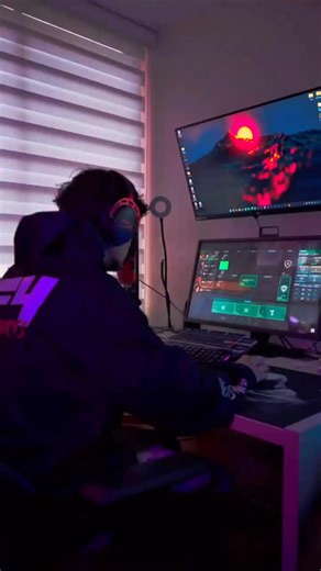 F4 Esports on Instagram: "Ellos no fallaron. El sistema sí. 🖤 Bienvenidos al equipo @Merapela y @Lau12 #F4esports #esports #valorant #halo #FromTheShadows"