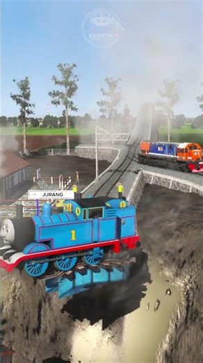 DANGEROUS!Thomas rescues a troublesome train that has plunged into a ravine #train #railway #shorts