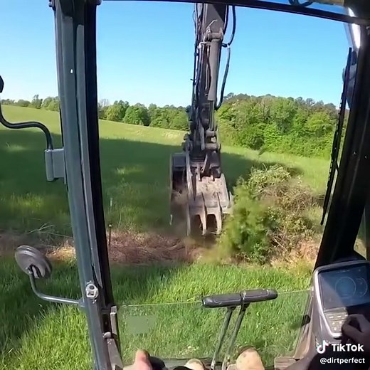 Expanding a driveway for farming and testing out the pipe hook.