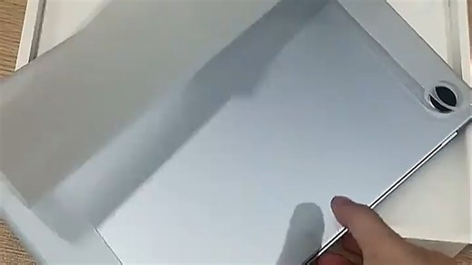 MacBook Air 13英寸天蓝色惊艳登场！轻薄便携，持久续航，满足办公学习与日常创作需求，开机即高效，随时随地畅享丝滑体验。