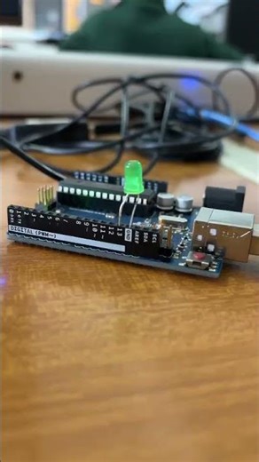 video de encendido y apagado de un led practica 2