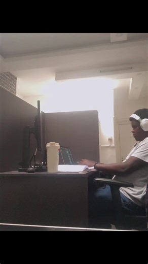 AI killed the illusion that knowing how to write code is what makes you a developer. Real developers solve problems, not just syntax. 💻🔥 What it truly means to be a developer today: ✅ Problem Solver ✅ System Builder ✅ Critical Thinker ✅ Debugging Expert ✅ Solution Architect ✅ Understands Requirements ✅ Continuous Learner ✅ Team Collaborator ✅ Security & Performance Focused ✅ Owns the Outcome Even a farmer who codes knows ...... development is mindset, not just typing. 🌱💻 #DeveloperLife #AIPr