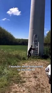 13K views · 64 reactions |  Send this to your friend that never charges their phone and don’t say nothing 藍 | Neon Dreams | Facebook