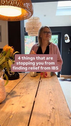 Most people living with IBS think they’ve already tried everything… but these four patterns quietly keep symptoms alive even when you’re doing your best. Here’s what I see again and again in clients who feel stuck: 1️⃣ Chasing supplement quick fixes When the gut feels unpredictable, it’s natural to reach for the next bottle that promises relief. But IBS isn’t caused by a supplement deficiency, so supplements alone rarely create long-term change. 2️⃣ Not giving your body time to rest Your gut lis