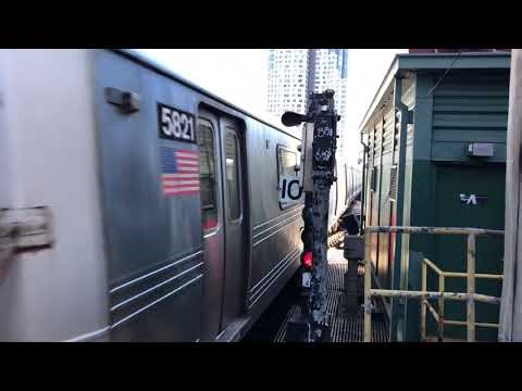 R46 Astoria-Ditmars Blvd Bound (W) Local Train Leaving Queensboro Plaza
