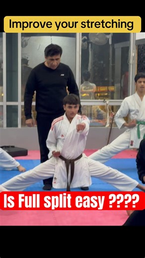 Is the Full Split Really Easy? | Stretching Workout with Punching Power