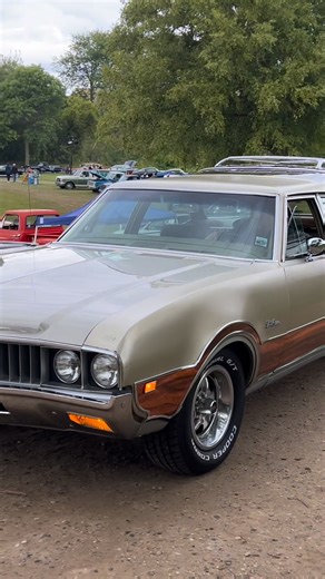 #car #oldsmobile #vistacruiser #classiccar | CarsoMichigan