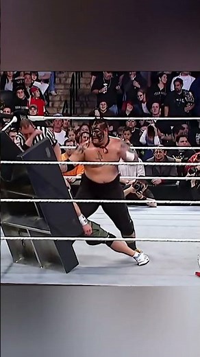 Cena vs Umaga – Last Man Standing Chaos (2007)