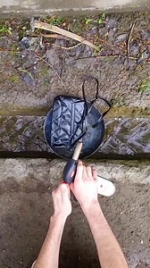 Crafting a leather bag from scratch — smooth cuts, clean stitches, pure satisfaction 🎒✨ #leathercraf | Torross.crafted