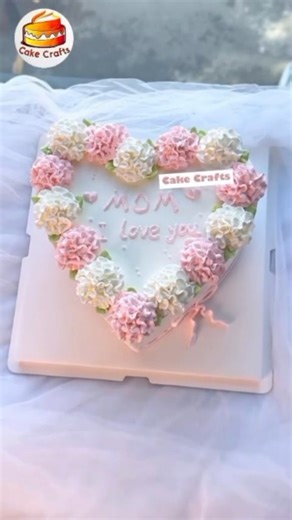 Cake Crafts - Bake With Expert on Instagram: "How to Make floral Cake For Mother's Day #mothercake #mothercakes #floraldesign #floralart #floralcakes #cakedesign #bakingclass #bakingforbeginners #cakedecorator #cakesdecoration #caketrend #canada🇨🇦 #unitedstates #unitedkingdom #australia #austria"