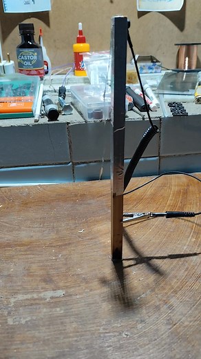 6.1K views · 57 reactions | Electrostatic interaction. Why does the finger reduce the electric field? | jurij0001 | Facebook