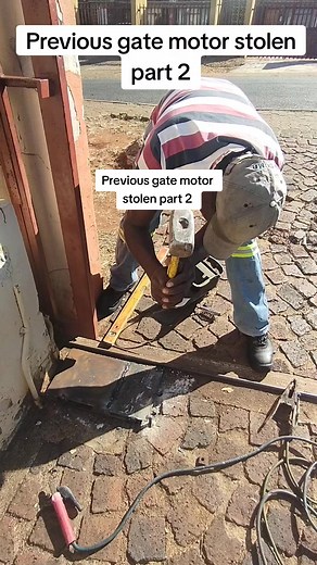 Once stolen call us,it will never get stolen again. Gate motor plus custom box installed. Previous gate motor was stolen along with the antitheft cage.#gatemotorinstallation #centuriongatemotors #d5smart #gates #slidinggate #knowledgesharing #gatewheel #remotesandreceivers #electricfence #accesscontrol