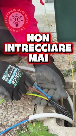 Posa cavi con lubrificante #elettricista #elettricità #elettrico