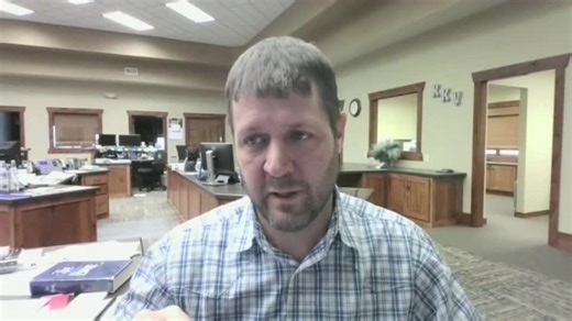 Cattle Futures Pop Despite Weak Cash: Grains Slide