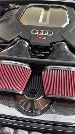 And breathe… all the carbon ECS Tuning Carbon Induction Intake System #audirs6 #ecstuning #carbonfiber #rs6 #familywagon