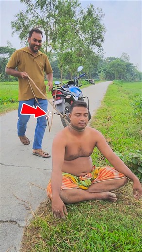 He was sitting by the side of the road and then#funny #shorts #comedy 😱