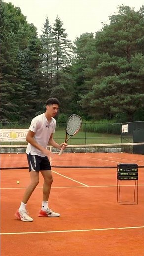 How To Step On The Two-Handed Backhand #tennis #tennistips