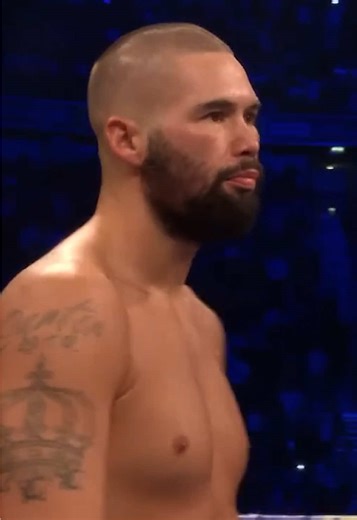 🫣🎙️🥊Adam Smith with one of the most BIZARRE lines ever heard on Sports Commentary #onthisday in 2018. #usykbellew #adamsmith #boxing #commentary