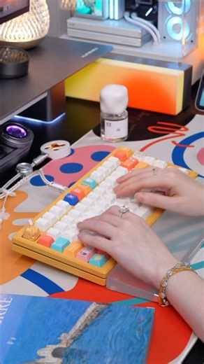 Key Kobo on Instagram: "Keykobo CINQUE TERRE 🔥🔥 paired with a bright yellow keyboard— like bringing the Italian coastline sunshine right onto your desk. Warm, colorful houses, Mediterranean blues, and lemon-yellow accents— every keystroke feels like a mini vacation. #keykobo #mechanicalkeyboards #mechanicalkeyboard #keycaps #keyboarding #keycapdesign #keyboard"