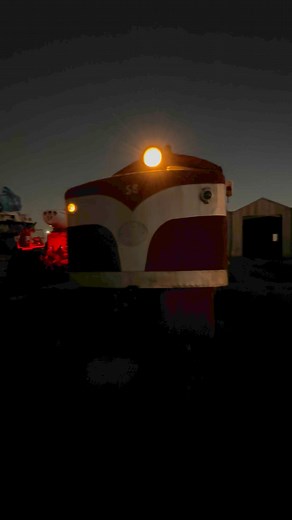 36K views · 1.1K reactions | If you’ve ever wanted to find out what the inside of a 1960s Ghan Locomotive looks like then here you are, they’re basic, hot and loud as hell but they pretty much build the NT and to a History lover like myself they’re absolutely beautiful 鸞欄 | The Travelling Jackaroo | Facebook