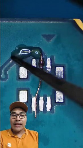 How to repair a broken PCB track #viral #smartphone #solder #tips #pcb #howto #repair #phone #ff ...
