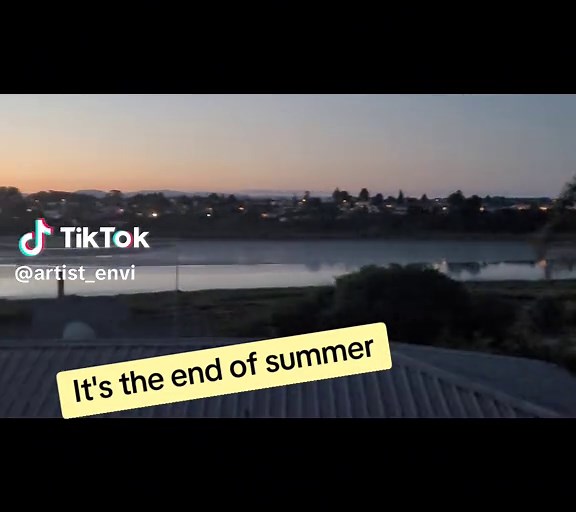It's the end of summer here in New Zealand. Loving these calm, colorful evenings. #newzealand #summer #summervibes #sunset