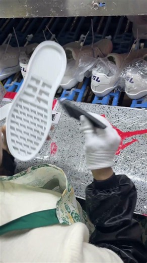 Lv shoes#lv #ootd #sneakers #shoes #factory#luxury #fashion #louisvuitton #fypp