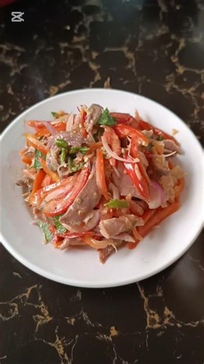 Spicy and sour chicken salad (အိမ်ကြက် ချဥ်ငံစပ်သုပ်) #foryou #chicken #villagelife #delicious