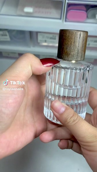 Fakenails and Press-on Nails: Strong Nails Test