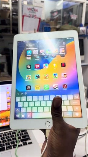 iPad 3rd generation offers at vansa apple shops uganda at just 150,000